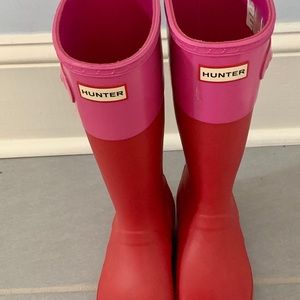 Hunter pink and red rain boots